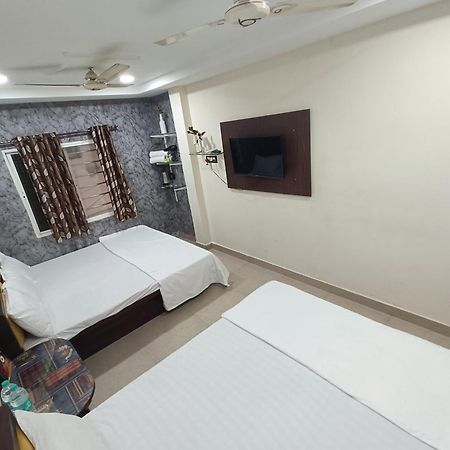 Treebo Yatri Grah Kshipra T Hotel Удджайн Екстер'єр фото