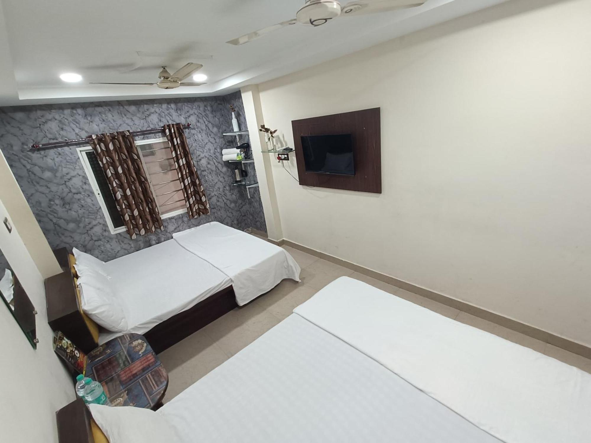 Treebo Yatri Grah Kshipra T Hotel Удджайн Екстер'єр фото