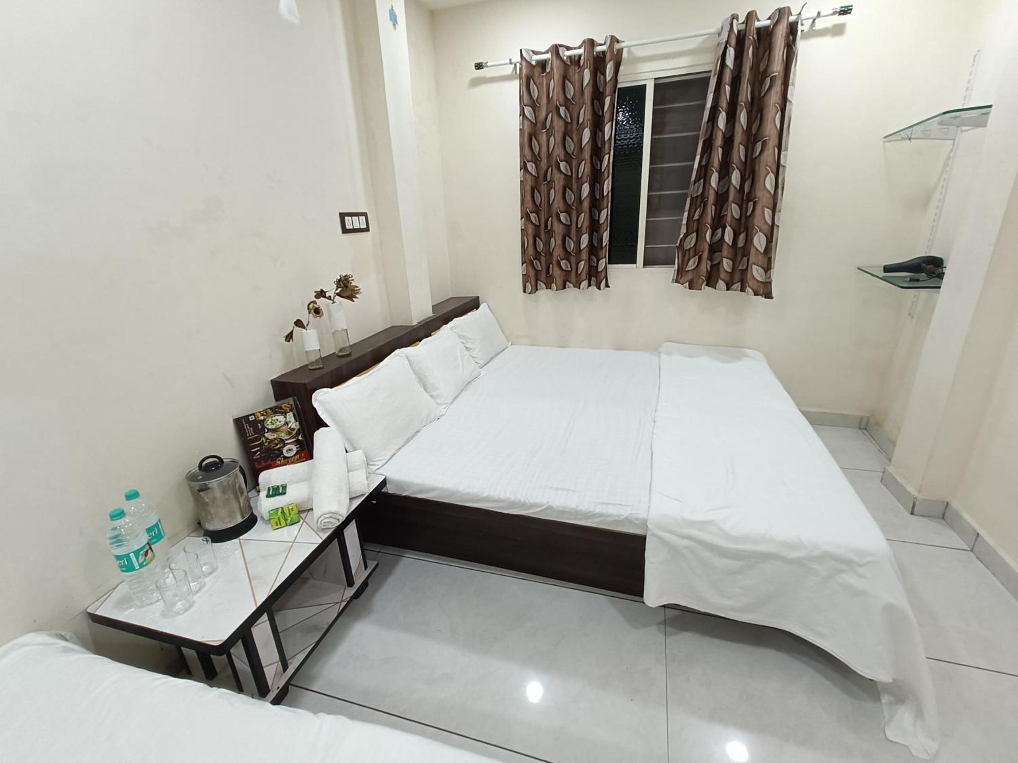 Treebo Yatri Grah Kshipra T Hotel Удджайн Екстер'єр фото