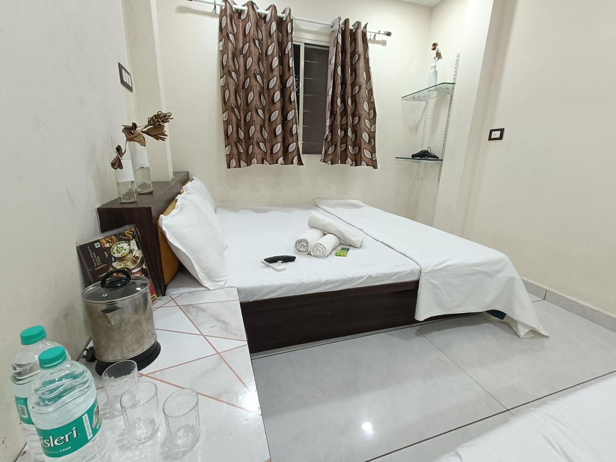 Treebo Yatri Grah Kshipra T Hotel Удджайн Екстер'єр фото